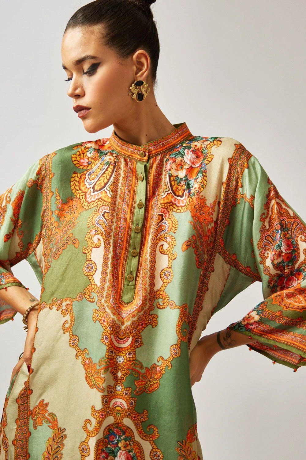 Rajdeep Ranawat Ghazal Pastel Green Floral Printed Tunic 4 Rajdeep Ranawat Ghazal Pastel Green Floral Printed Tunic - Image 4