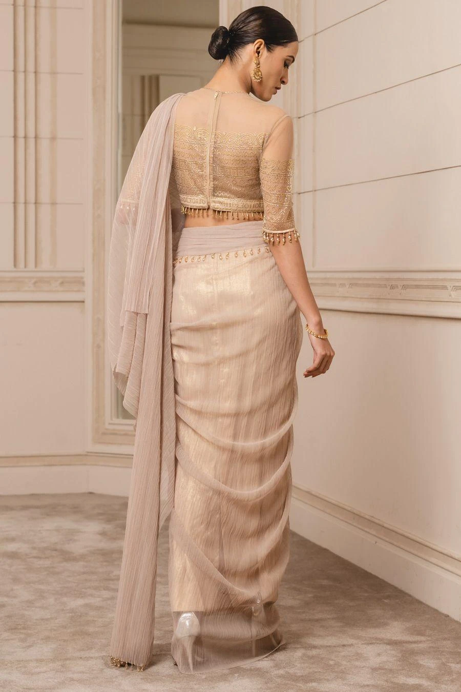 Tarun Tahiliani Molten Gold Concept Sari Set 4 Tarun Tahiliani Molten Gold Concept Sari Set - Image 4