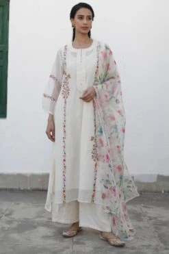 Begum Pret Ivory Hand Embroidered Shikara Kurta Set 9 Begum Pret Ivory Hand Embroidered Shikara Kurta Set -Echo Clothing Store 0403bp03 4