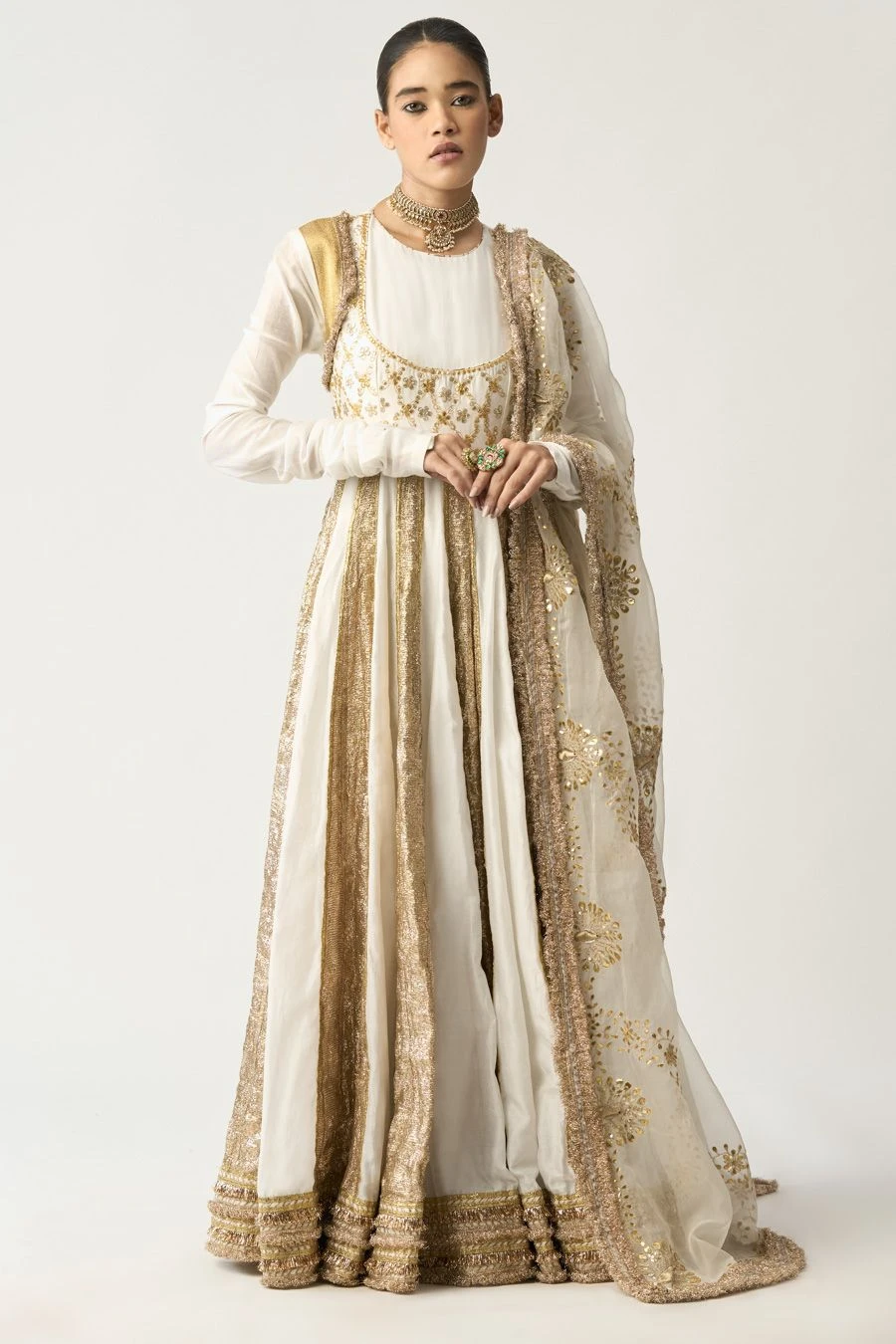 Itrh White Embellished Anarkali Set 1 Itrh White Embellished Anarkali Set