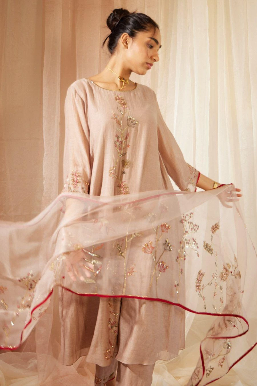 Sarang Kaur Grey Gul Stole 3 Sarang Kaur Grey Gul Stole - Image 3