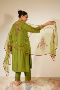 Sarang Kaur Green Dhuleti Stole -Echo Clothing Store 11523sk14 5