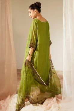 Sarang Kaur Green Poornima Stole 11 Sarang Kaur Green Poornima Stole -Echo Clothing Store 11523sk22 6