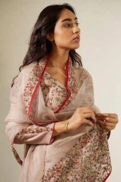 Sarang Kaur Grey Gulaal Sari 9 Sarang Kaur Grey Gulaal Sari -Echo Clothing Store 11523sk25 4