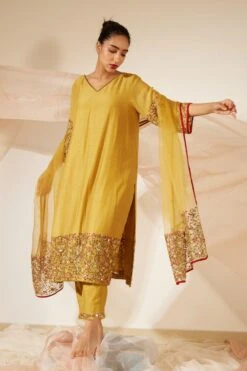 Sarang Kaur Yellow Gulaal Stole 8 Sarang Kaur Yellow Gulaal Stole -Echo Clothing Store 11523sk4 3