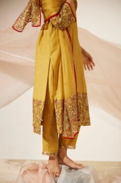 Sarang Kaur Yellow Gulaal Stole 9 Sarang Kaur Yellow Gulaal Stole -Echo Clothing Store 11523sk4 4