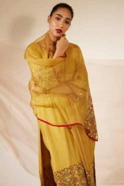 Sarang Kaur Yellow Gulaal Stole 11 Sarang Kaur Yellow Gulaal Stole -Echo Clothing Store 11523sk4 6