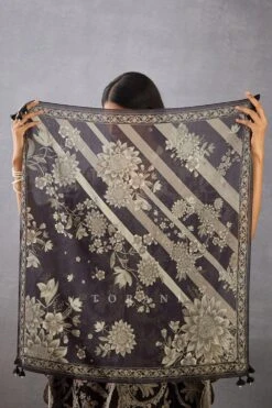 Torani Raat Rani Guncha Scarf