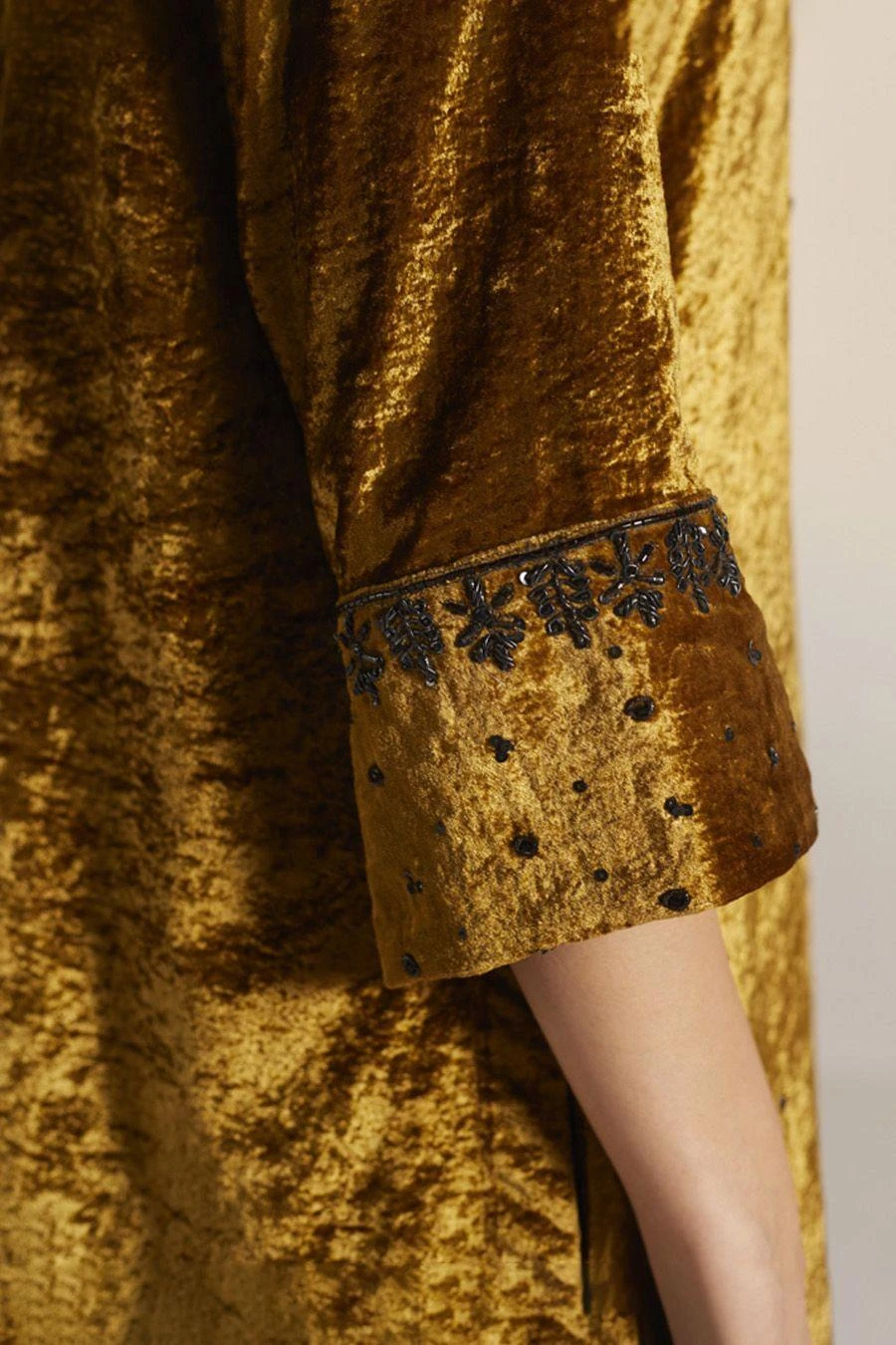 Shorshe Gold Hand Embroidered Kurta Set 4 Shorshe Gold Hand Embroidered Kurta Set - Image 4