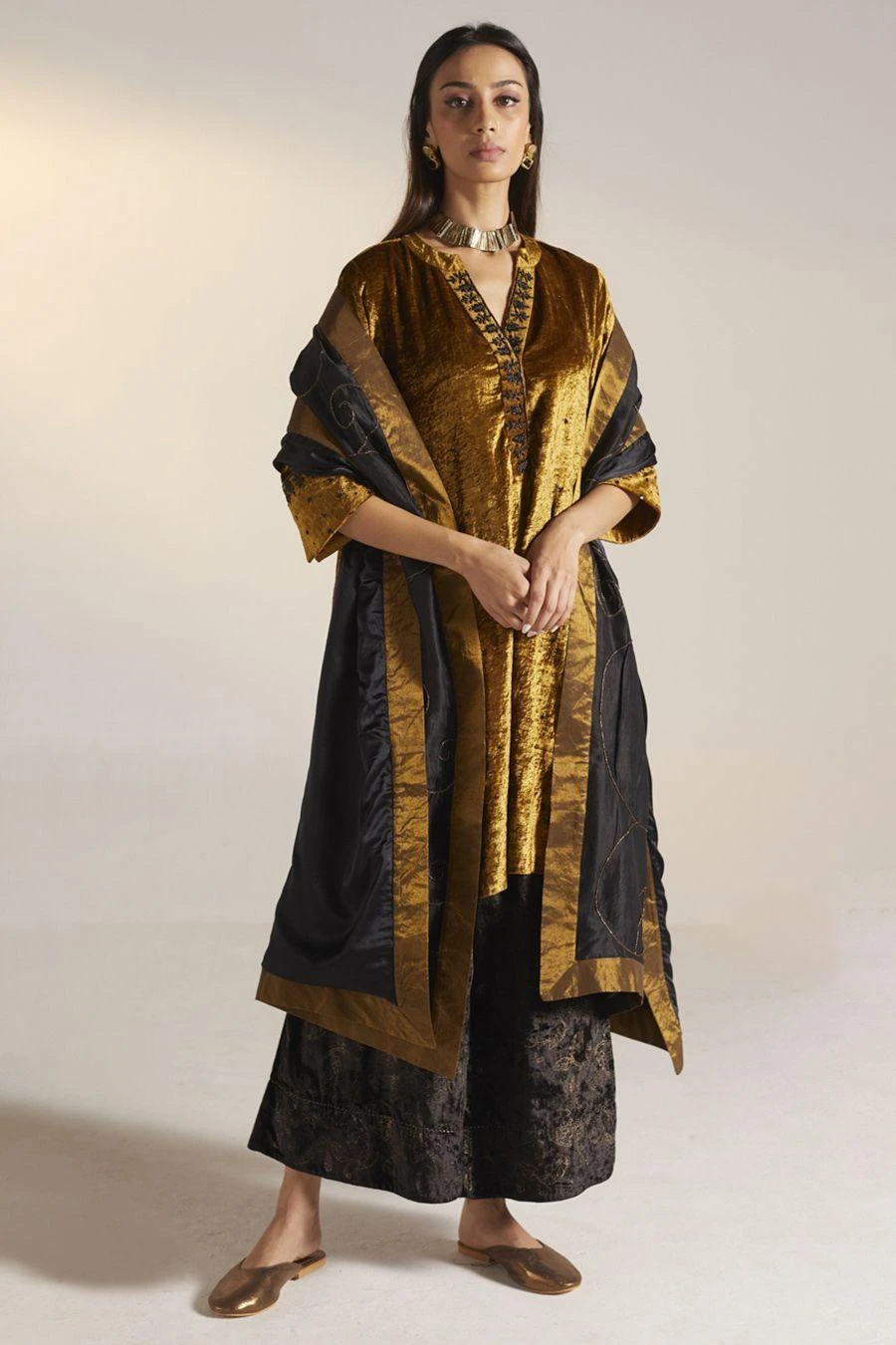 Shorshe Black Handloom Silk Dupatta 1 Shorshe Black Handloom Silk Dupatta