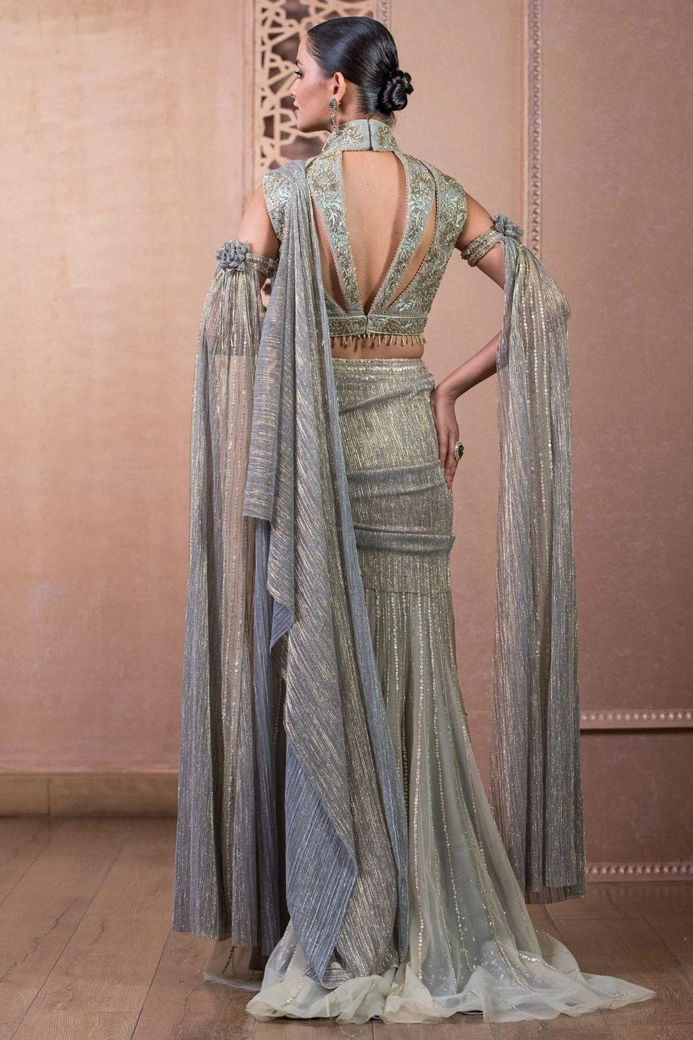 Tarun Tahiliani Palladium Blue Hand Embellished Concept Sari Set 4 Tarun Tahiliani Palladium Blue Hand Embellished Concept Sari Set - Image 4