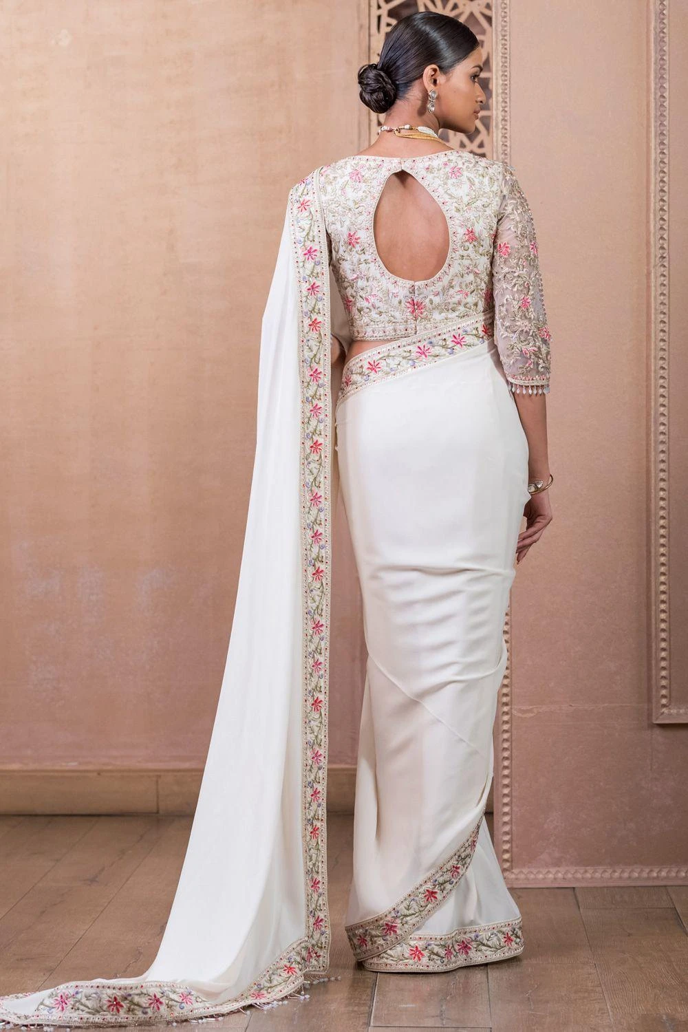 Tarun Tahiliani Ivory Floral Sari Set 4 Tarun Tahiliani Ivory Floral Sari Set - Image 4