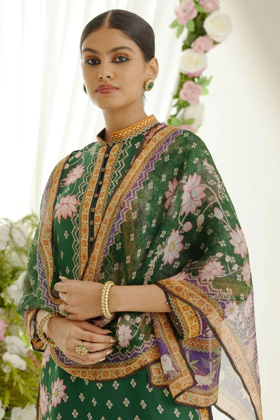 Rajdeep Ranawat Emerald Floral Printed Kurta Set 4 Rajdeep Ranawat Emerald Floral Printed Kurta Set - Image 4