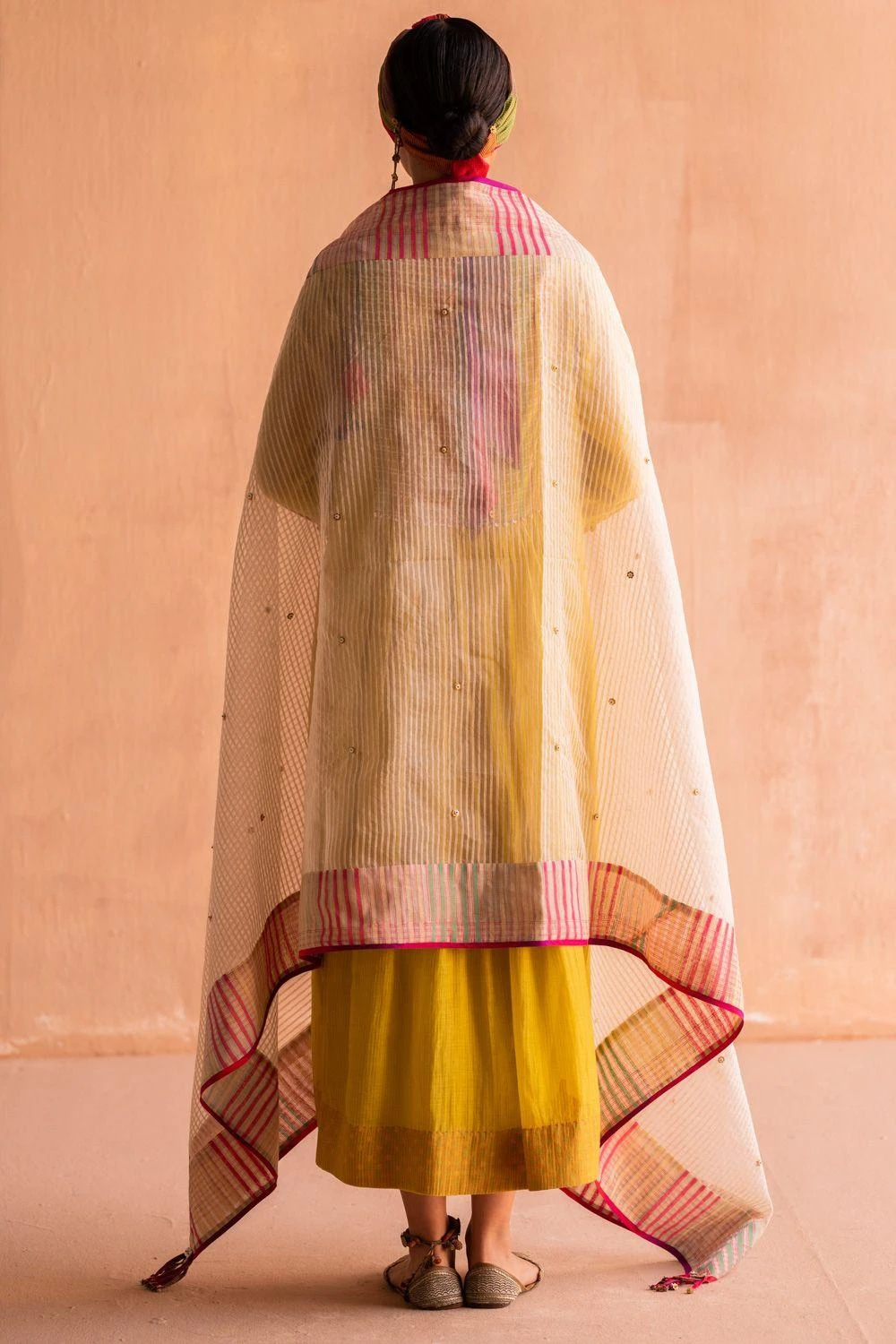 Swatti Kapoor Svet White Hand Embroidered Dupatta 5 Swatti Kapoor Svet White Hand Embroidered Dupatta - Image 5