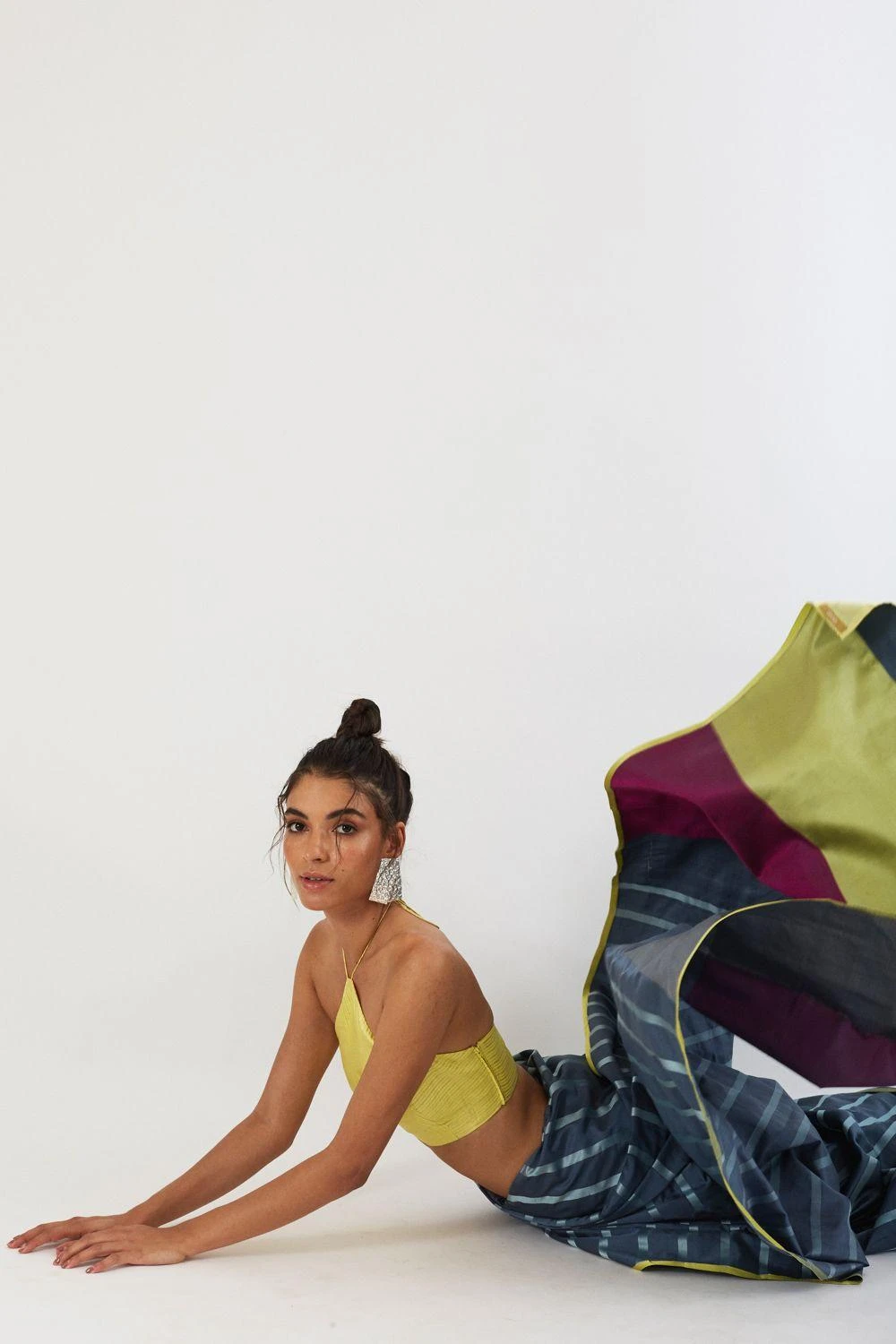 AROHI Dapple Grey Striped Sari 6 AROHI Dapple Grey Striped Sari - Image 6