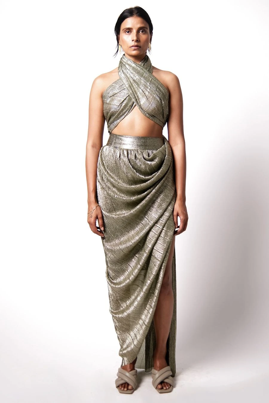 431-88 By Shweta Kapur Olive Green Pre Draped Metallic Sari 1 431-88 By Shweta Kapur Olive Green Pre Draped Metallic Sari