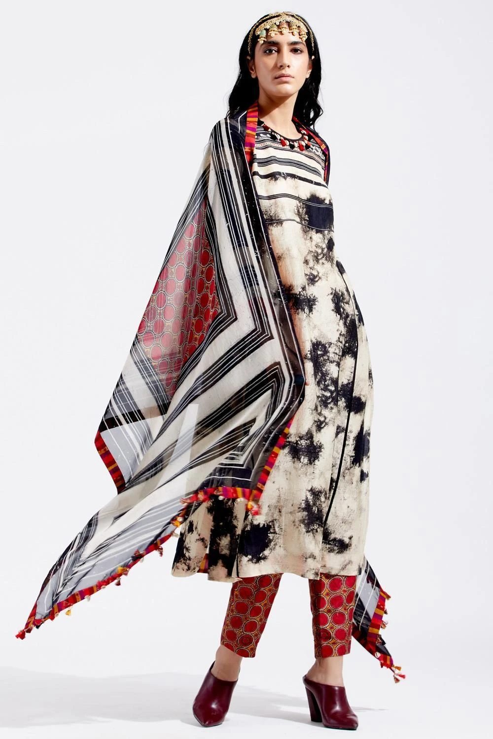 Aseem Kapoor Multi-colour Patti Dupatta 1 Aseem Kapoor Multi-colour Patti Dupatta