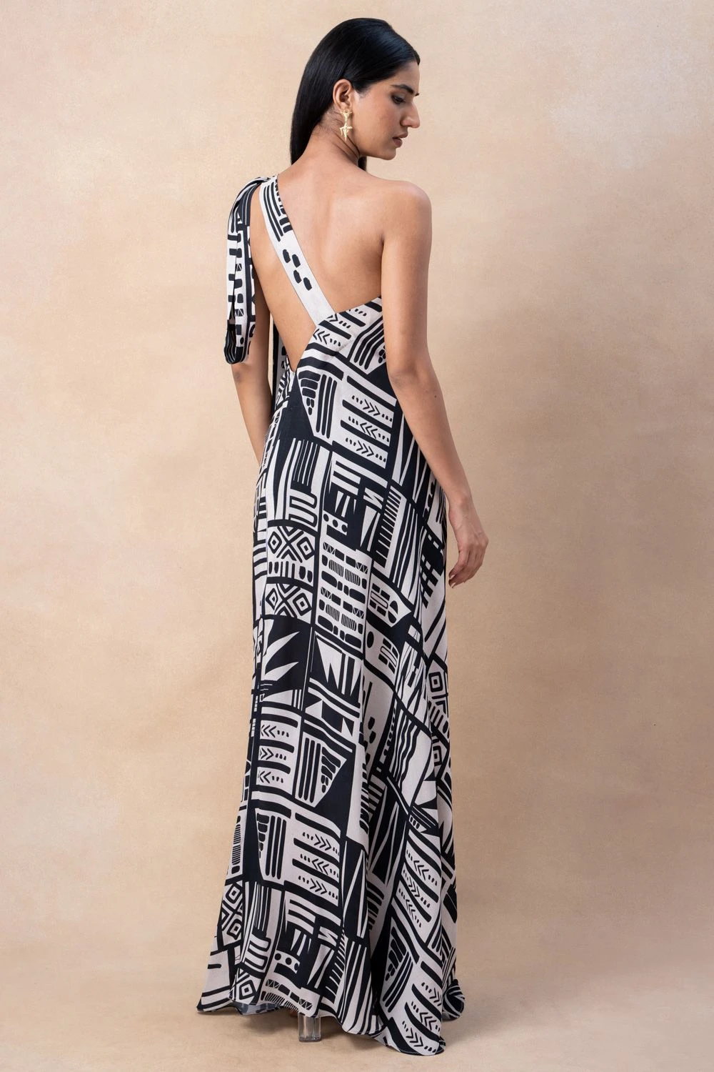 Nikita Mhaisalkar White Abstract Printed One Shoulder Dress 5 Nikita Mhaisalkar White Abstract Printed One Shoulder Dress - Image 5