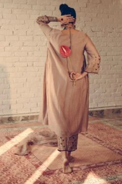 Sarang Kaur Grey Phool Stole 9 Sarang Kaur Grey Phool Stole -Echo Clothing Store 1712sk12 5