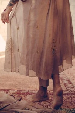 Sarang Kaur Grey Nayantara Stole -Echo Clothing Store 1712sk16 5