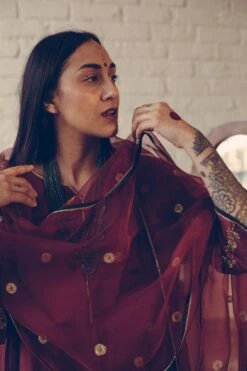 Sarang Kaur Maroon Phool Stole -Echo Clothing Store 1712sk20 3