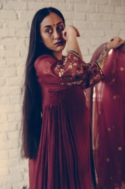 Sarang Kaur Maroon Phool Stole -Echo Clothing Store 1712sk20 5