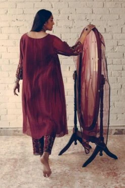 Sarang Kaur Maroon Phool Stole -Echo Clothing Store 1712sk20 6
