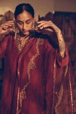 Sarang Kaur Maroon Karuna Stole -Echo Clothing Store 1712sk22 4