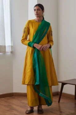 Shorshe Teej Green Hand Embellished Dupatta