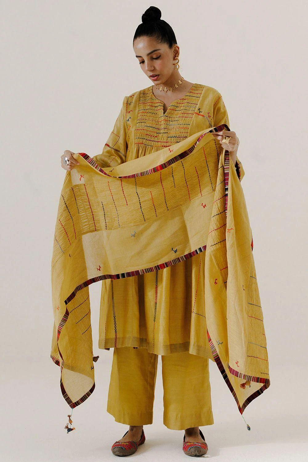 Sunira Designs Yellow Handwoven Chanderi Stole 3 Sunira Designs Yellow Handwoven Chanderi Stole - Image 3