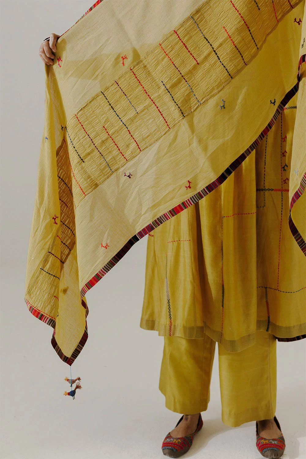 Sunira Designs Yellow Handwoven Chanderi Stole 6 Sunira Designs Yellow Handwoven Chanderi Stole - Image 6