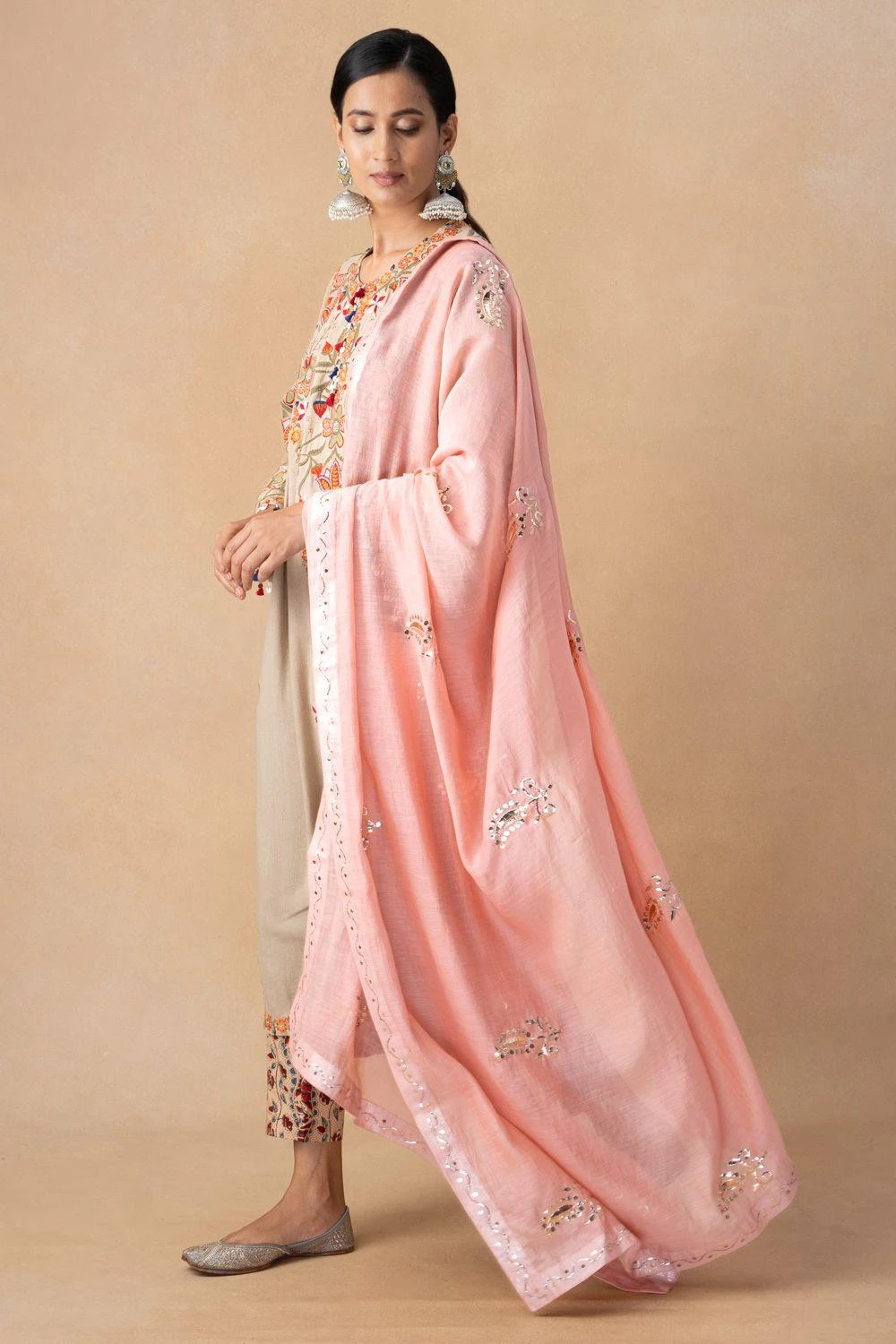 Divya Sheth Peach Floral Embellished Dupatta 2 Divya Sheth Peach Floral Embellished Dupatta - Image 2