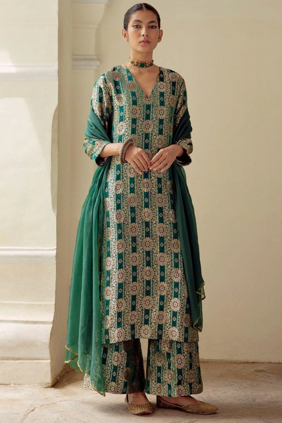 Mimamsaa Bottle Green Rajashi Embroidered Dupatta 1 Mimamsaa Bottle Green Rajashi Embroidered Dupatta