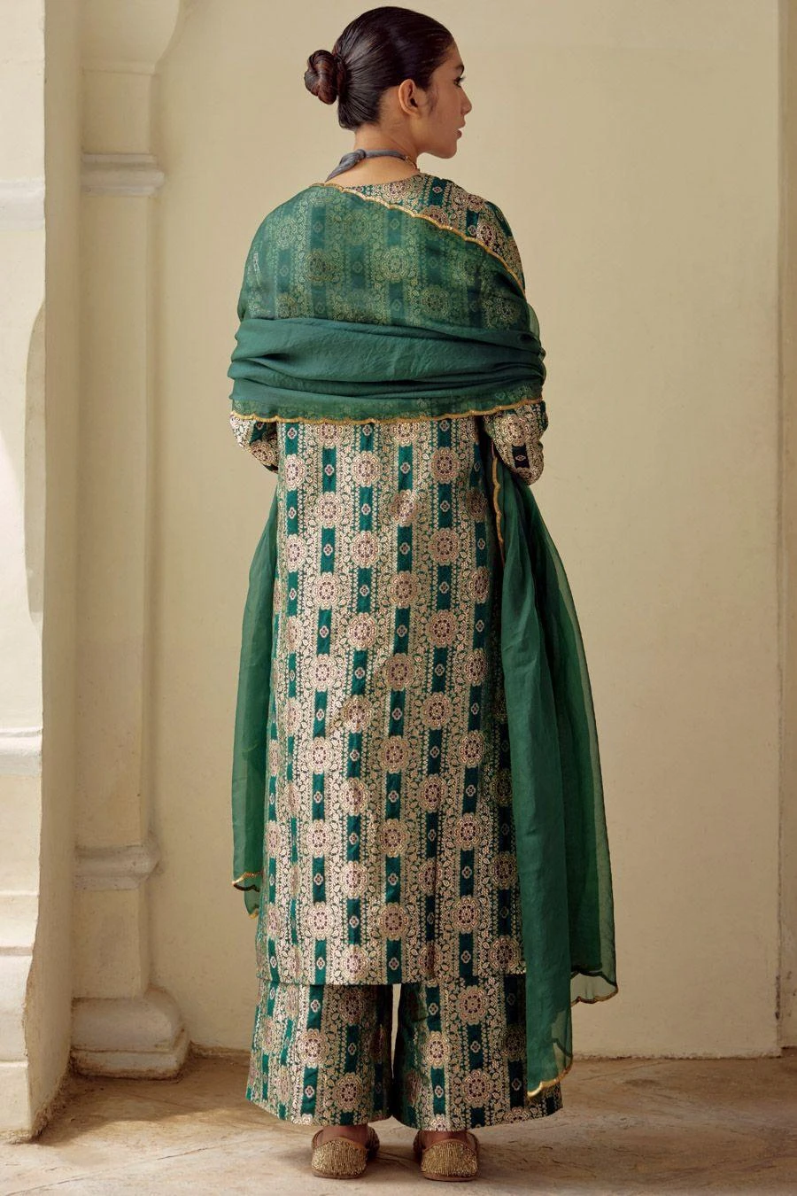 Mimamsaa Bottle Green Rajashi Embroidered Dupatta 3 Mimamsaa Bottle Green Rajashi Embroidered Dupatta - Image 3