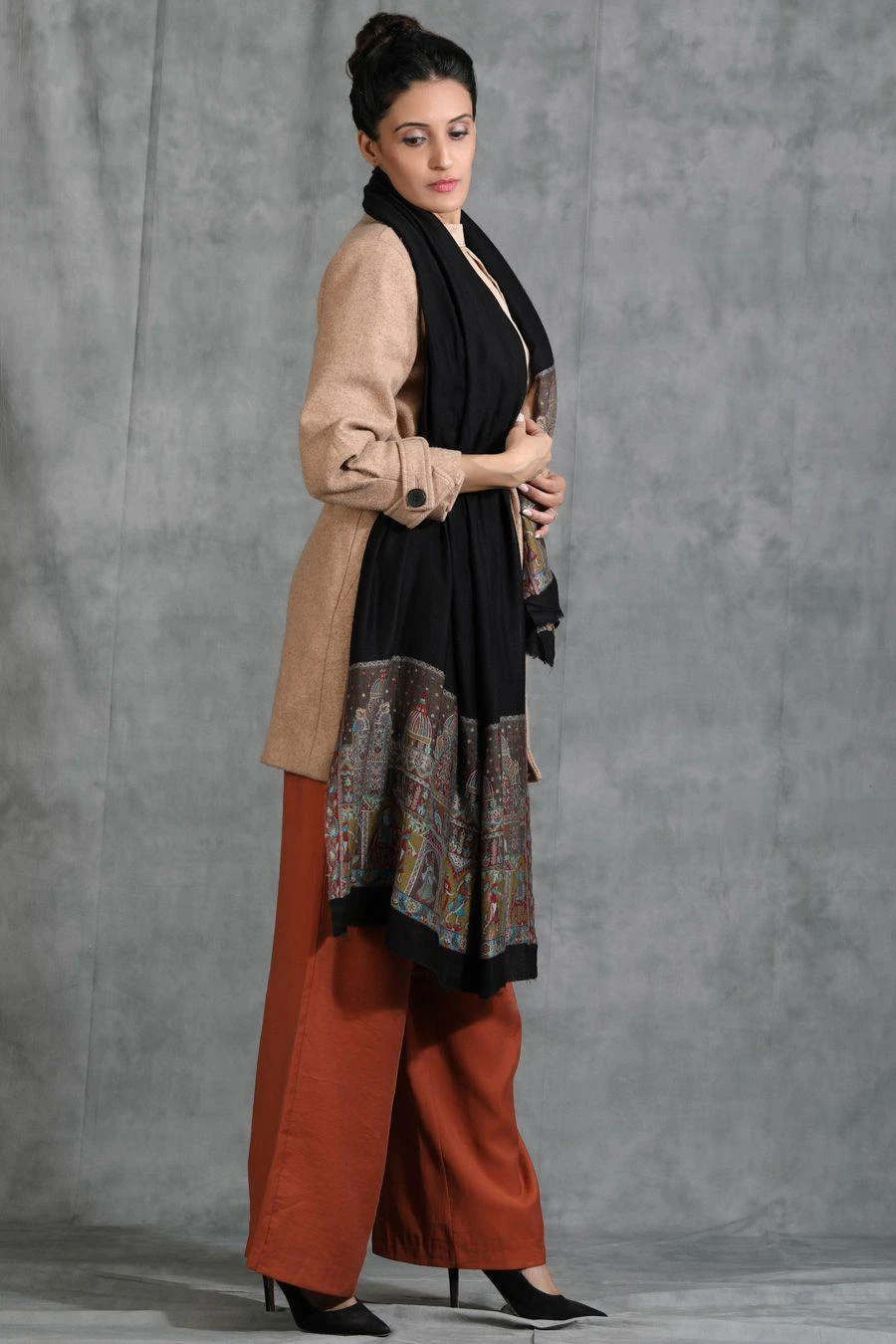 Dusala India Black Handwoven Cashmere Fine Wool Stole 3 Dusala India Black Handwoven Cashmere Fine Wool Stole - Image 3