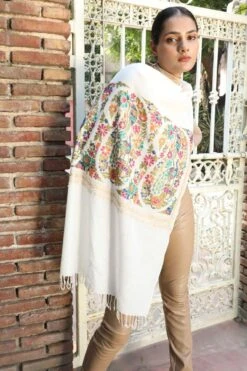 Dusala India White Cashmere Fine Wool Floral Aari Work Stole 6 Dusala India White Cashmere Fine Wool Floral Aari Work Stole -Echo Clothing Store 2211dus20 3