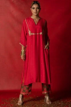 Pooja Keyur Pink Aari Embroidered Kurta Set