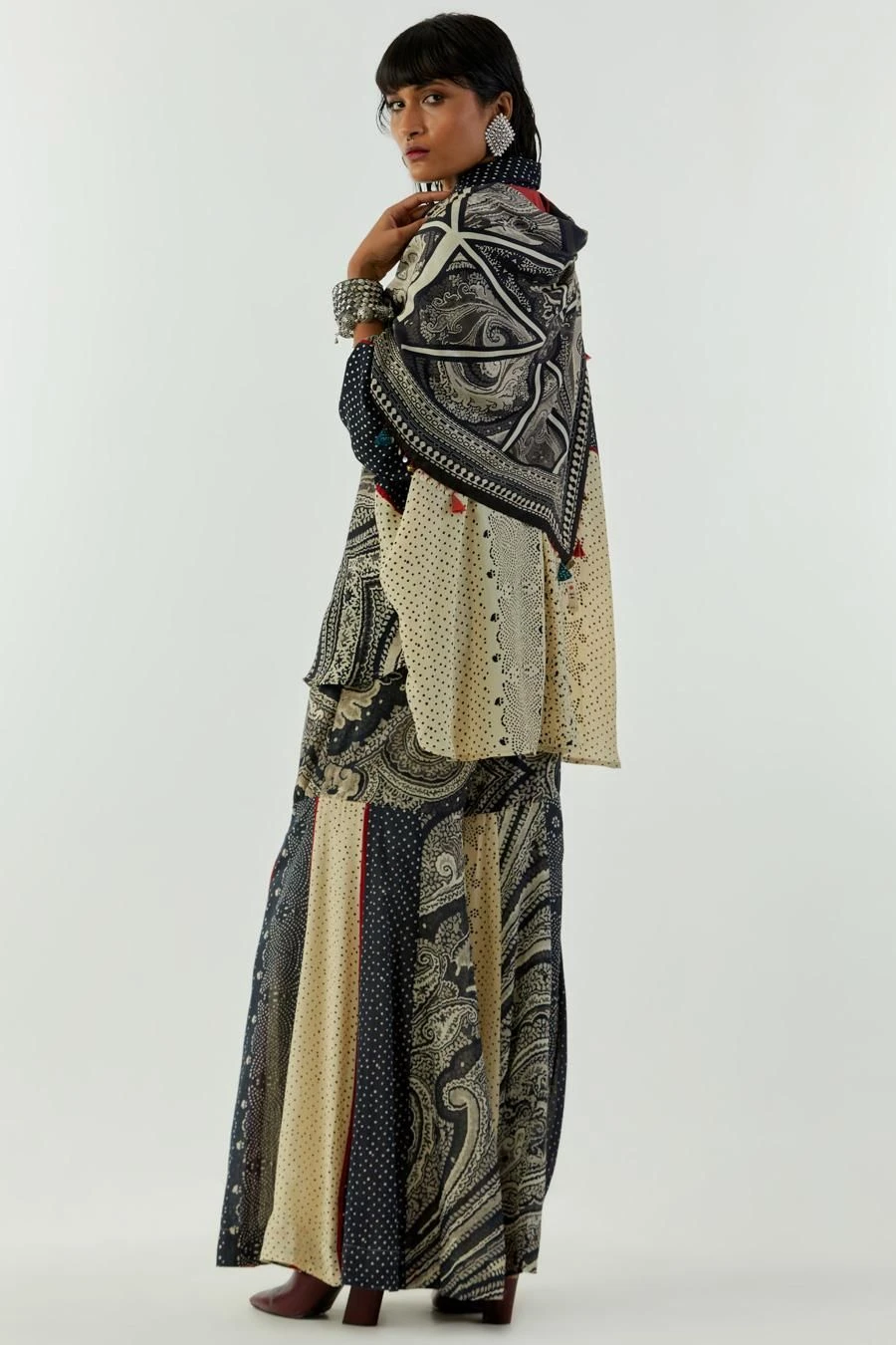Aseem Kapoor Mogra Tribal Printed Scarf 4 Aseem Kapoor Mogra Tribal Printed Scarf - Image 4