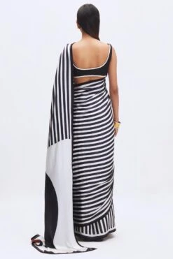 Kshitij Jalori Coconut Sorbet & Charcoal Soren Sari 9 Kshitij Jalori Coconut Sorbet & Charcoal Soren Sari -Echo Clothing Store 24042023kj07 5