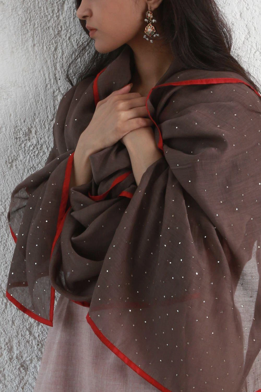 Kishmish Tobacco & Red Sparkle Scarf 2 Kishmish Tobacco & Red Sparkle Scarf - Image 2