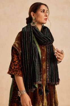 Sunira Designs Teal Ruhaani Velvet Stole -Echo Clothing Store 241123sa34 3