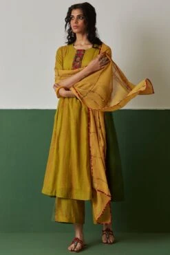 Medha Yellow Hand Embroidered Dupatta -Echo Clothing Store 268med26 3