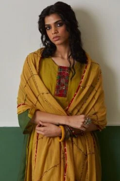 Medha Yellow Hand Embroidered Dupatta -Echo Clothing Store 268med26 4