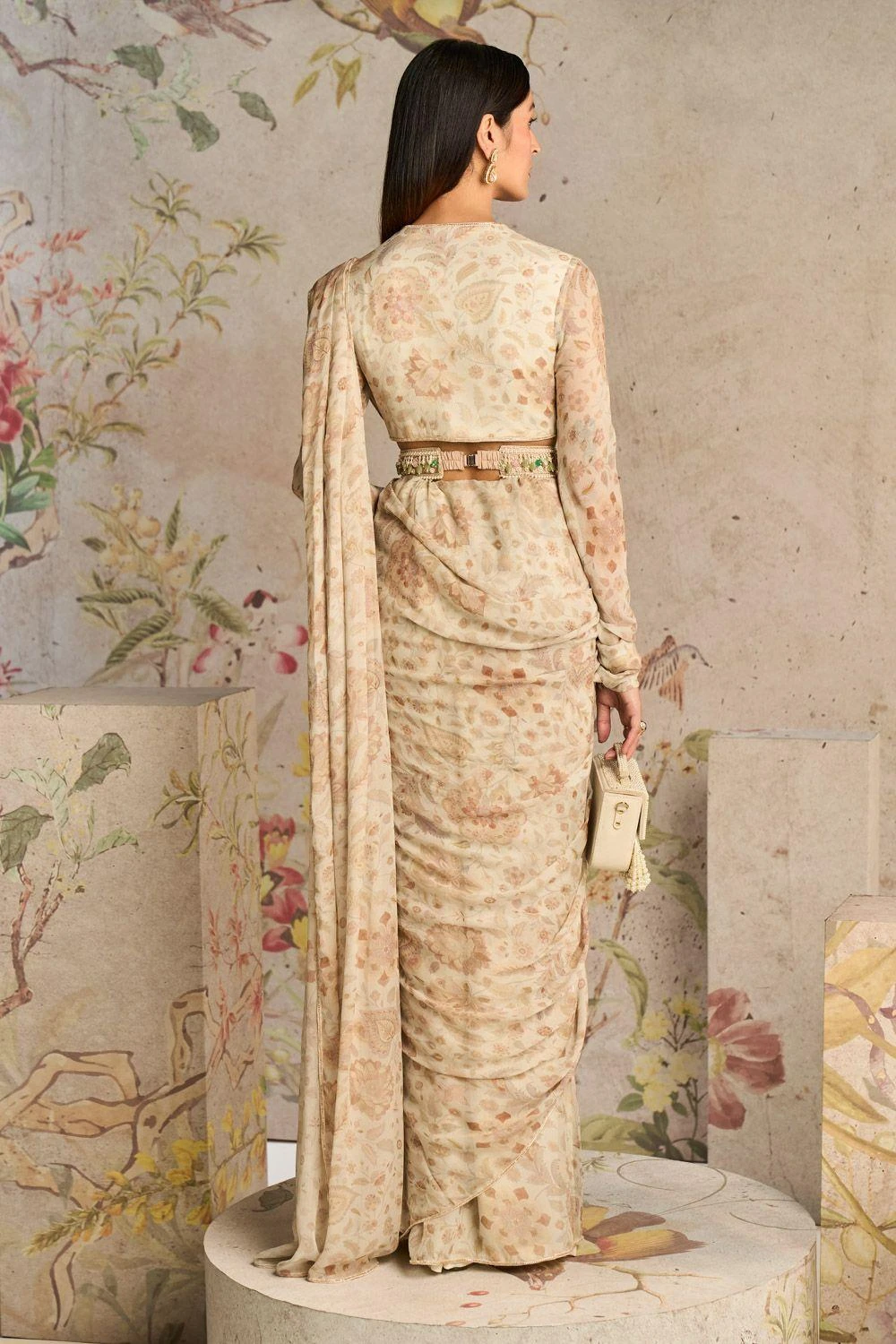 Ridhi Mehra Ivory Floral Printed Sari Set 3 Ridhi Mehra Ivory Floral Printed Sari Set - Image 3