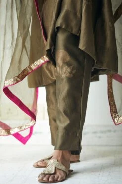 Shorshe Silk Organza Moss Green Stole 5 Shorshe Silk Organza Moss Green Stole -Echo Clothing Store 2812sho23 3