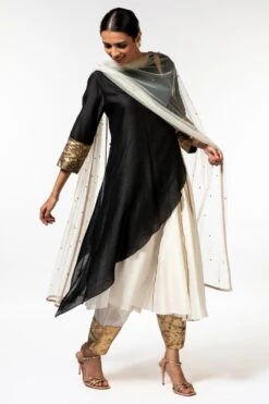 Aikeyah Layered Asymmetric Chanderi Kurta Set 6 Aikeyah Layered Asymmetric Chanderi Kurta Set -Echo Clothing Store 287aikeyah11 3