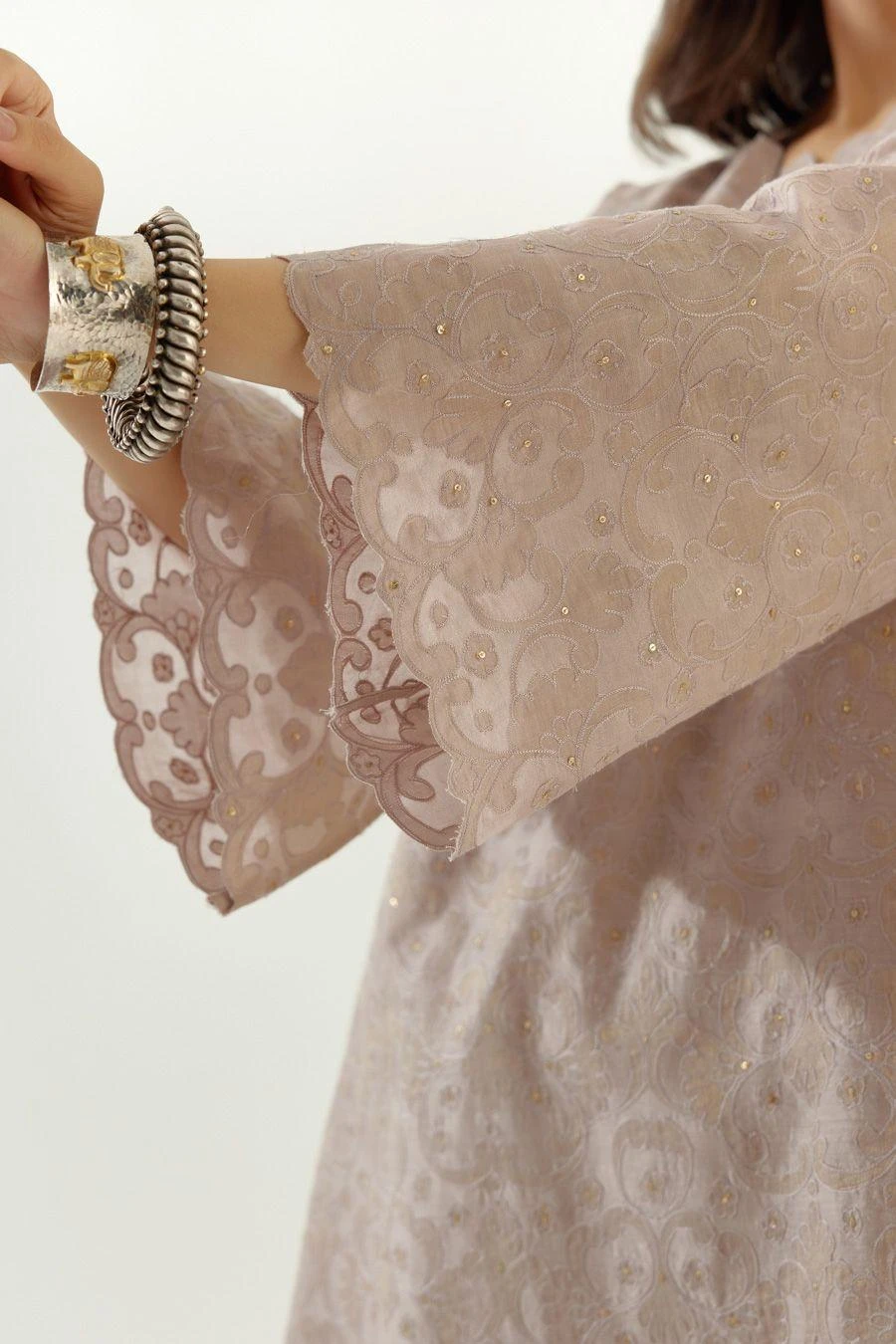 KORA Lilac Embellished Kurta Set 5 KORA Lilac Embellished Kurta Set - Image 5