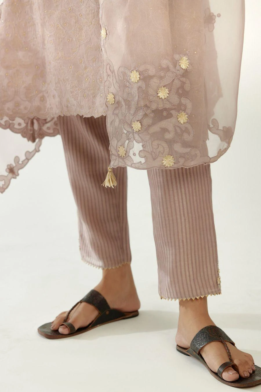 KORA Lilac Embellished Kurta Set 6 KORA Lilac Embellished Kurta Set - Image 6