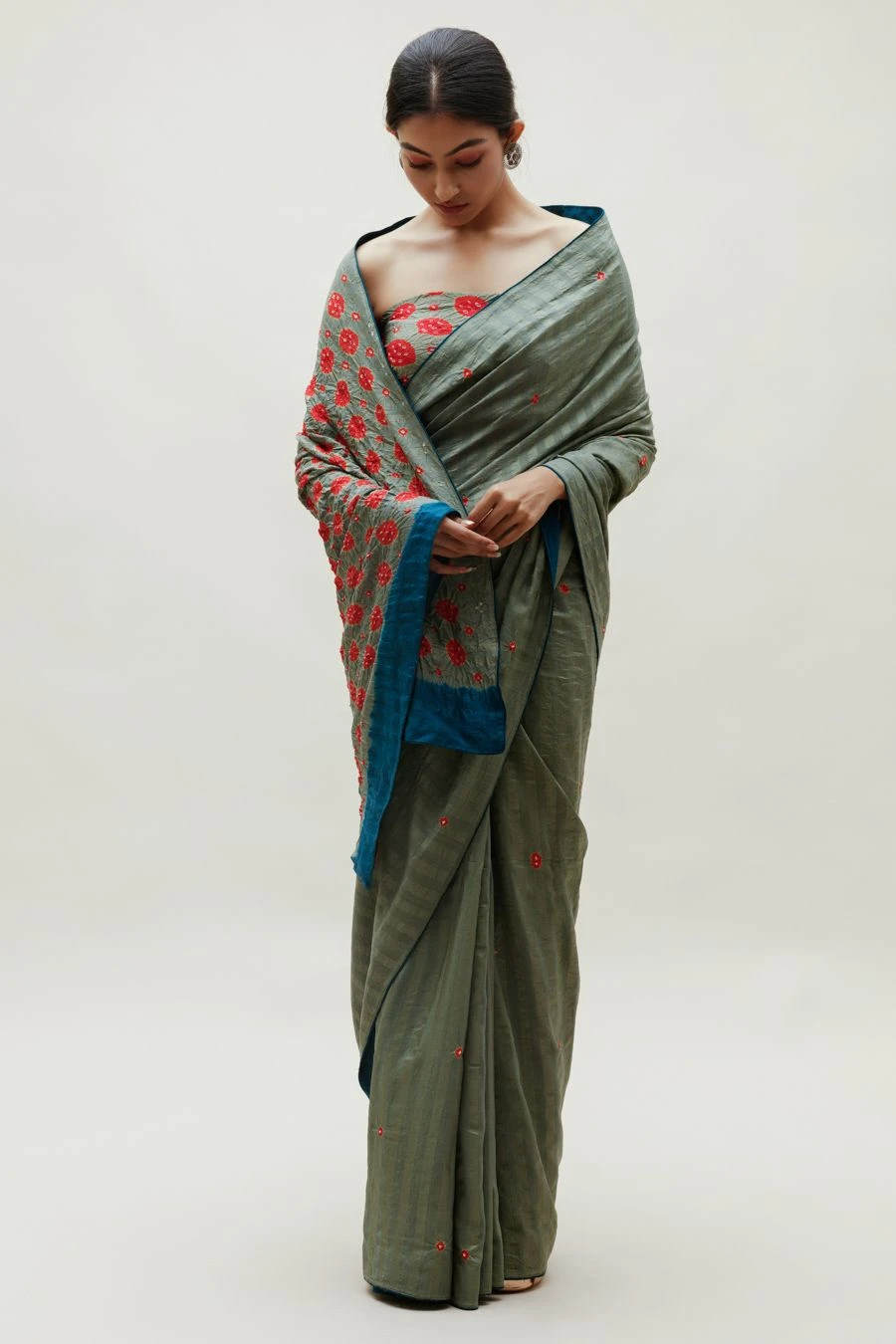 Naina Jain Green & Red Bandhani Veda Sari 1 Naina Jain Green & Red Bandhani Veda Sari