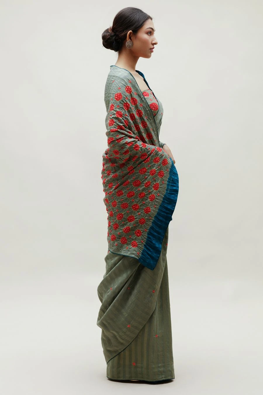 Naina Jain Green & Red Bandhani Veda Sari 2 Naina Jain Green & Red Bandhani Veda Sari - Image 2